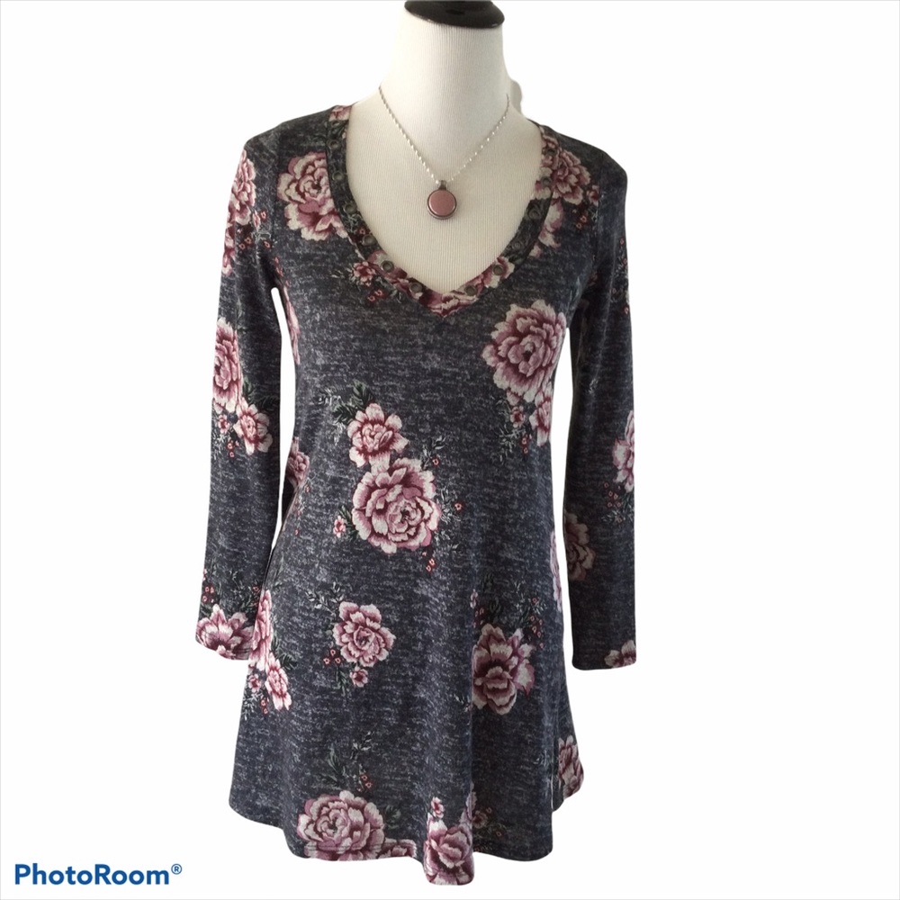 Knit Floral Dress|Tunic Grommet Trim Neckline About A Girl Gray & Pink Floral S